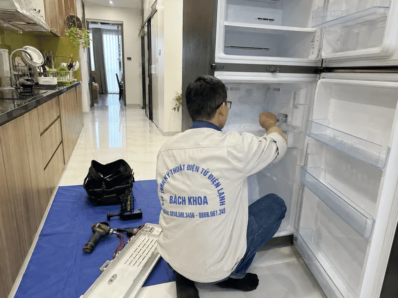 ngăn mát tủ lạnh bị đóng đá